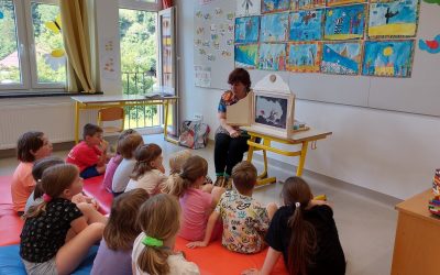 Kamišibaj gledališče v prvem razredu